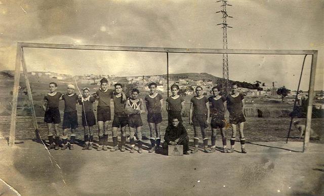1930. Equip de futbol. Fons Dolors Martínez López.