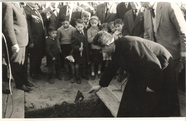 Col.locació primera pedra escola Maria Ward 24-12-1961. Foto: Vera. Fons: Sant Jeroni de la Murtra.