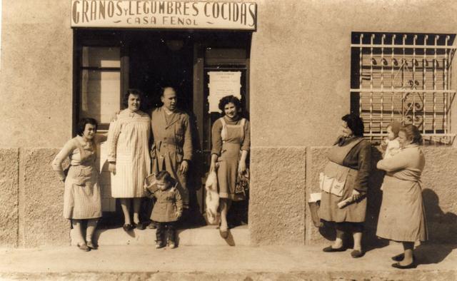 1950. Botiga Fenol. Fons:  Mercedes Bautistes San Juan